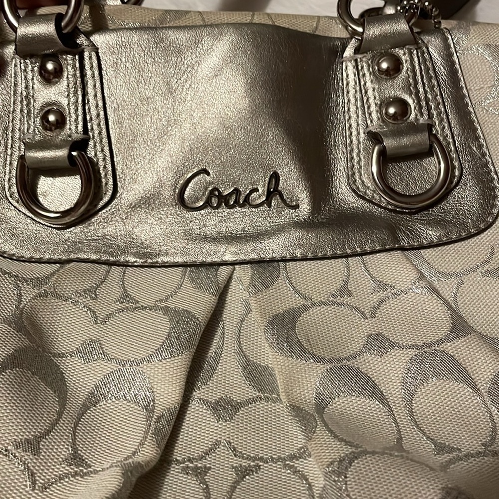 Large Coach Bag. - Picture 2 of 9